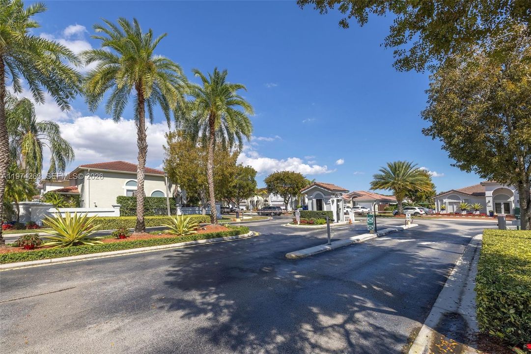 Active With Contract: $935,000 (4 beds, 2 baths, 2498 Square Feet)