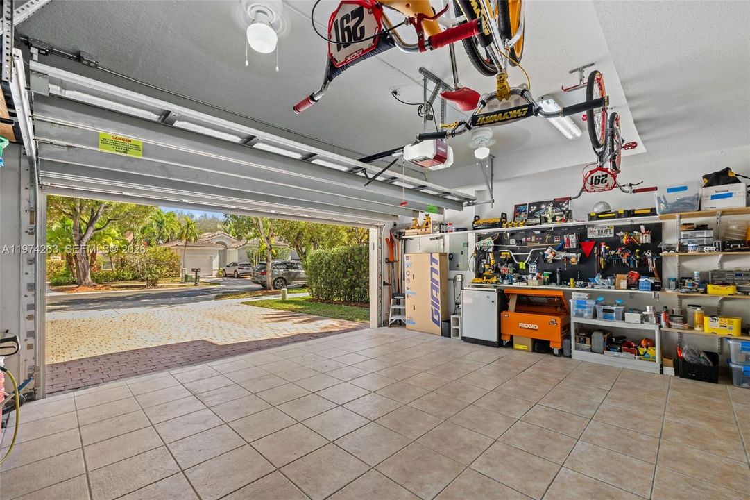 Active With Contract: $935,000 (4 beds, 2 baths, 2498 Square Feet)