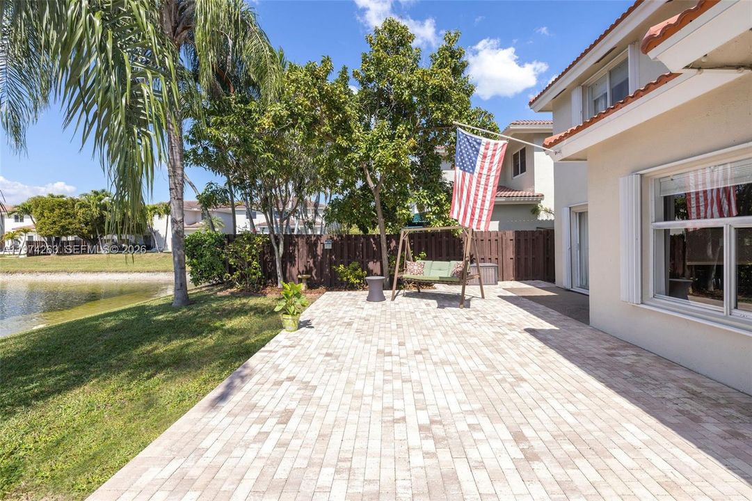 Active With Contract: $935,000 (4 beds, 2 baths, 2498 Square Feet)