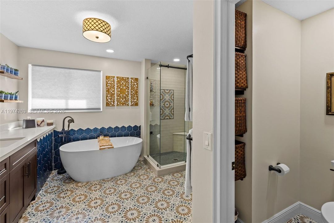 Active With Contract: $935,000 (4 beds, 2 baths, 2498 Square Feet)
