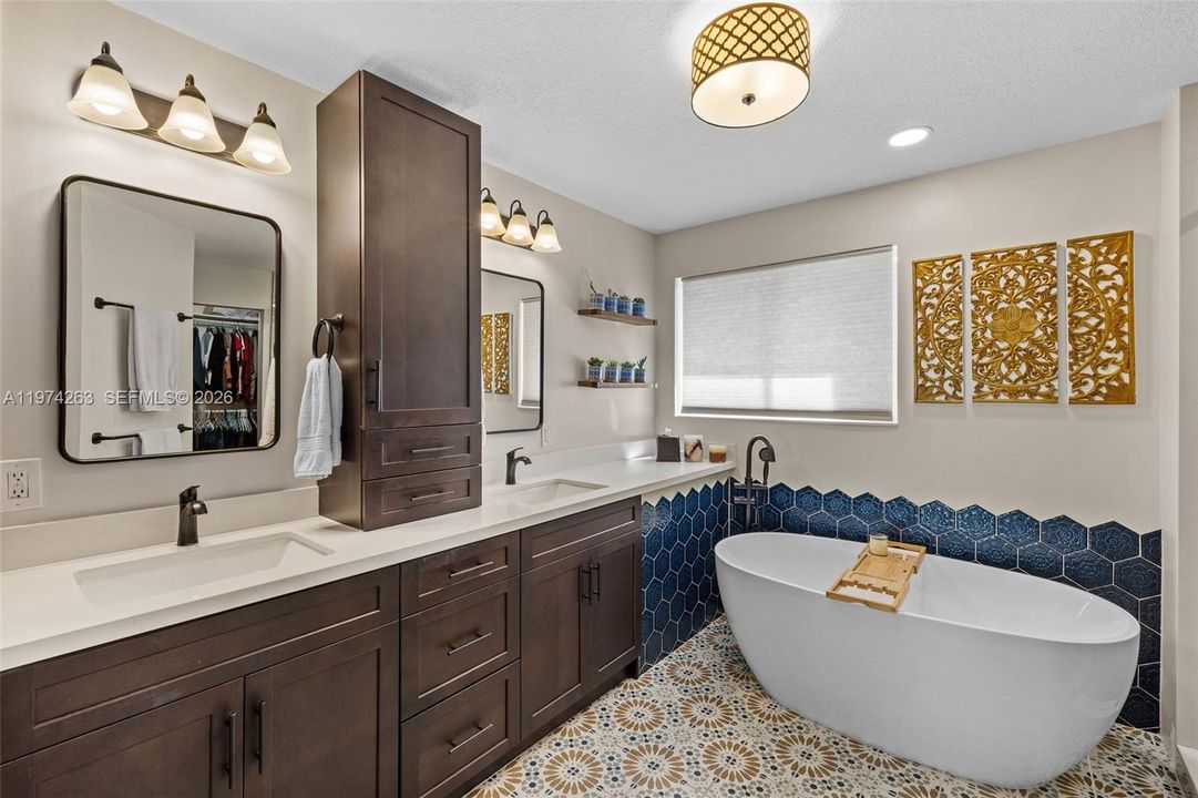 Active With Contract: $935,000 (4 beds, 2 baths, 2498 Square Feet)