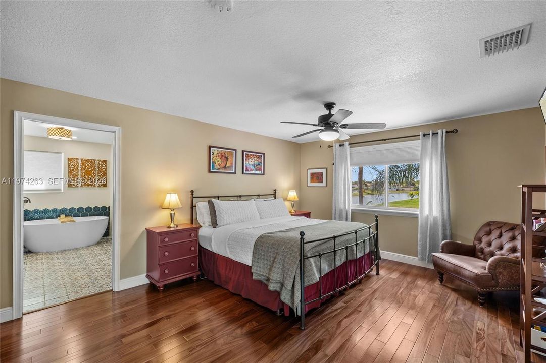 Active With Contract: $935,000 (4 beds, 2 baths, 2498 Square Feet)