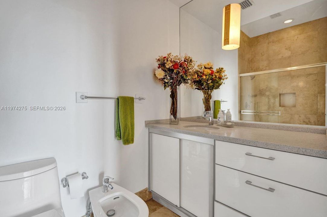 For Sale: $1,150,000 (2 beds, 2 baths, 1490 Square Feet)