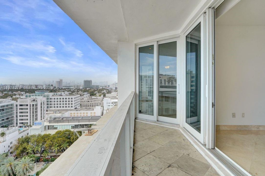 For Sale: $1,150,000 (2 beds, 2 baths, 1490 Square Feet)