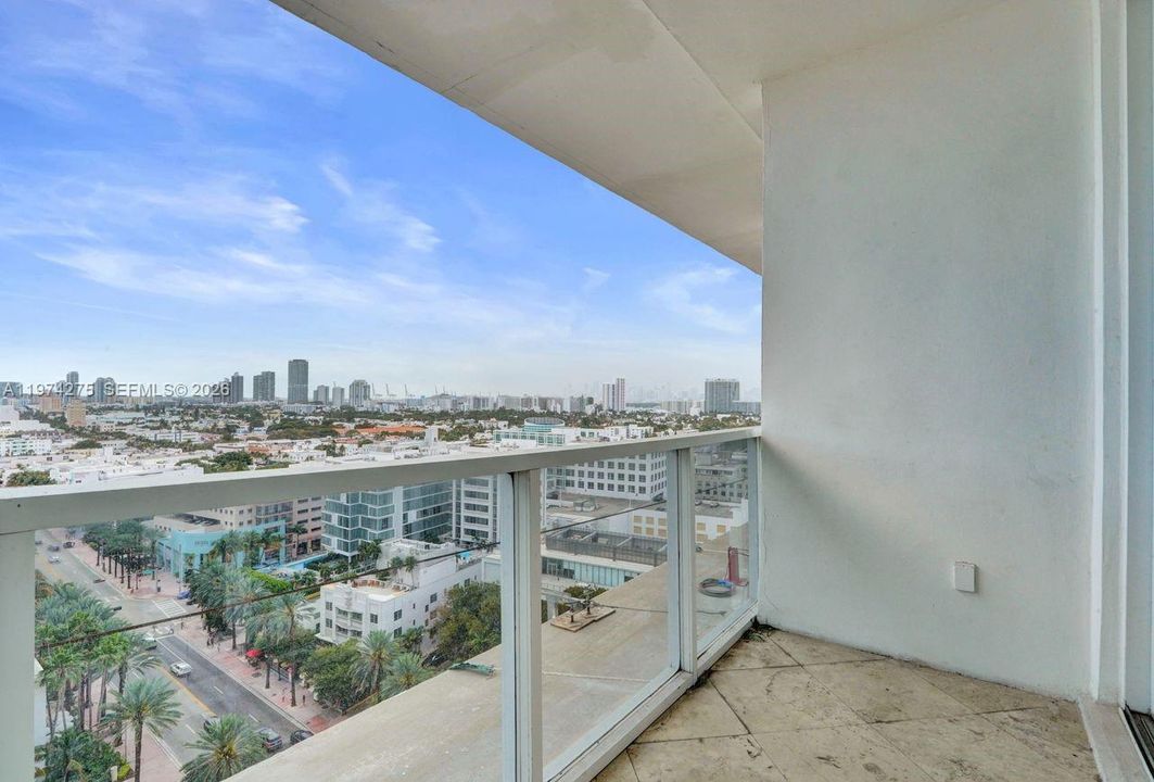 For Sale: $1,150,000 (2 beds, 2 baths, 1490 Square Feet)