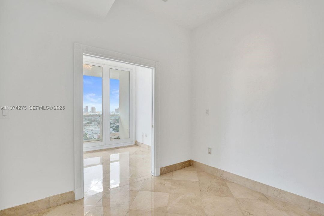 For Sale: $1,150,000 (2 beds, 2 baths, 1490 Square Feet)