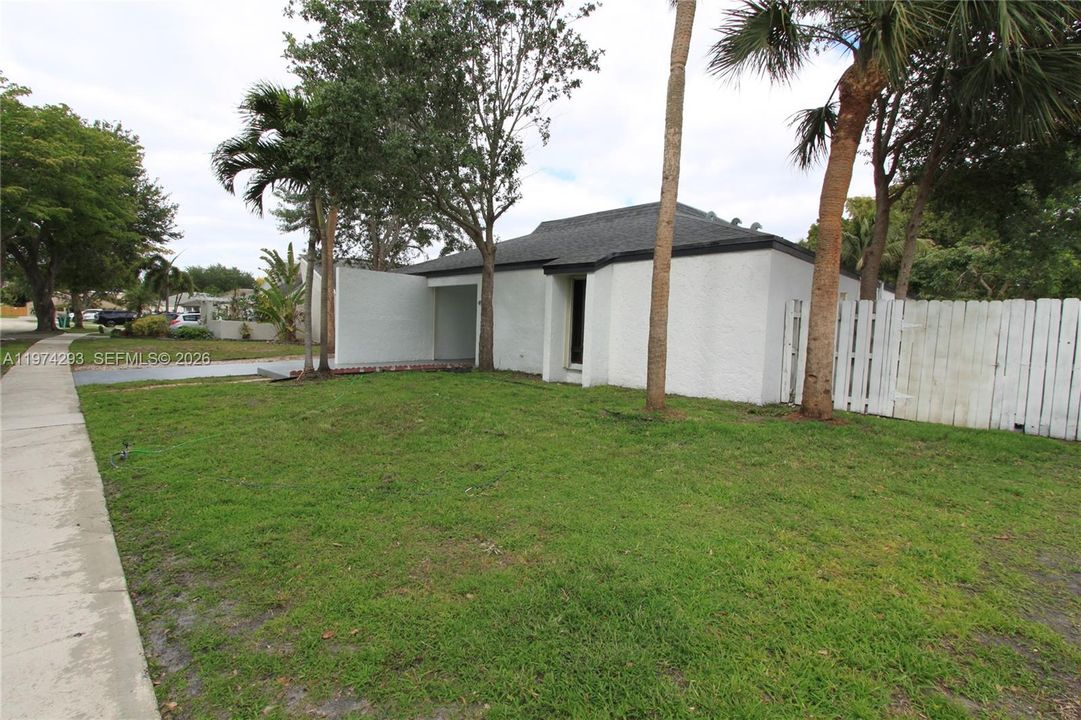 For Sale: $720,000 (4 beds, 2 baths, 2102 Square Feet)