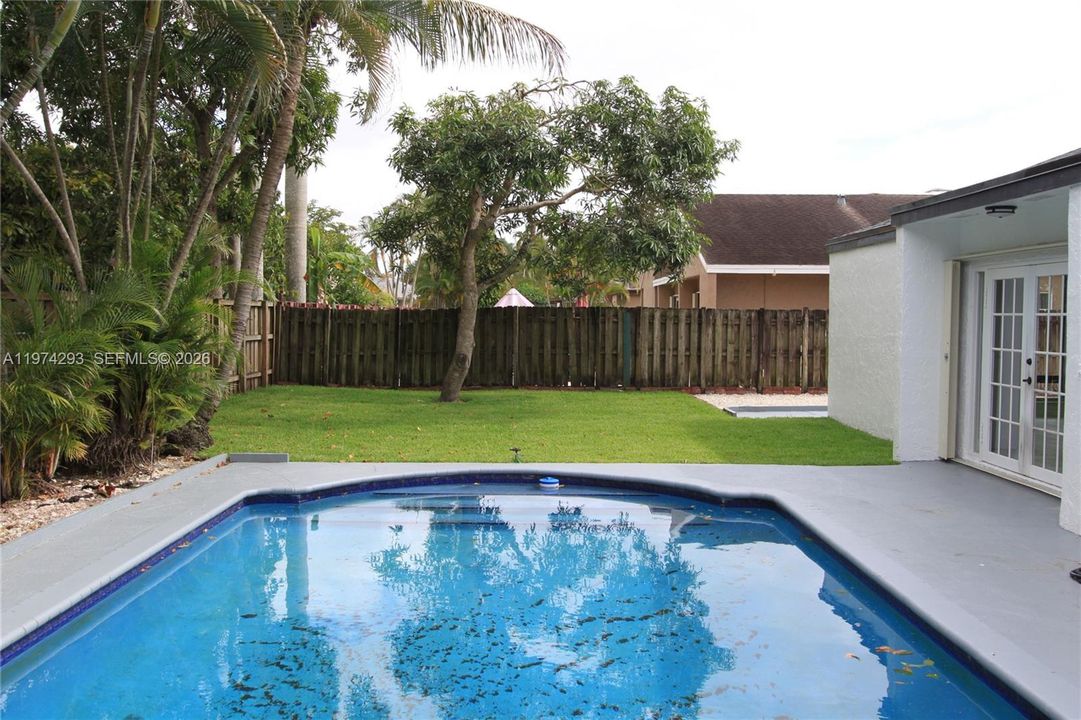 For Sale: $720,000 (4 beds, 2 baths, 2102 Square Feet)