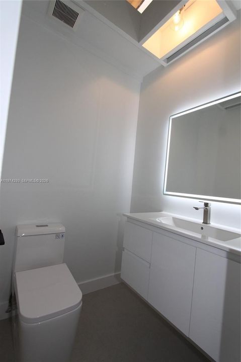 1/2 bath