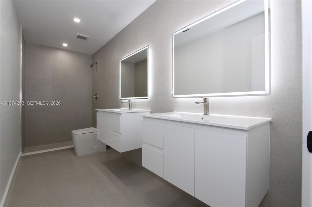 For Sale: $720,000 (4 beds, 2 baths, 2102 Square Feet)