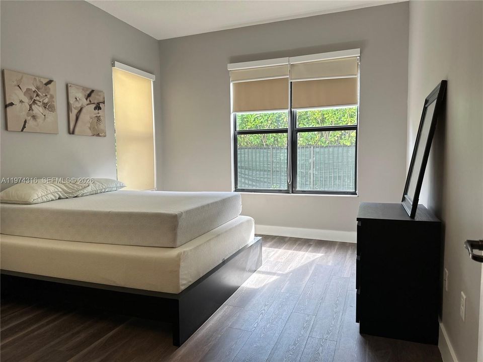 Active With Contract: $3,950 (4 beds, 3 baths, 2433 Square Feet)