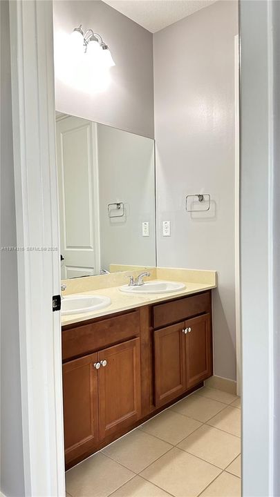 Active With Contract: $3,950 (4 beds, 3 baths, 2433 Square Feet)