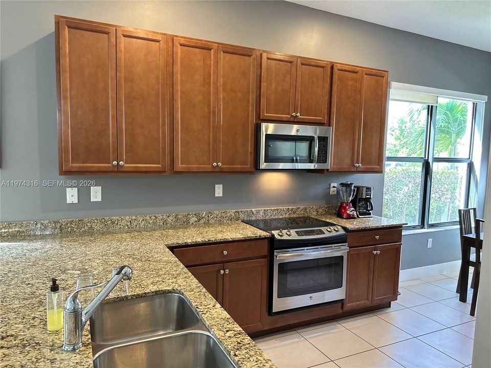 Active With Contract: $3,950 (4 beds, 3 baths, 2433 Square Feet)