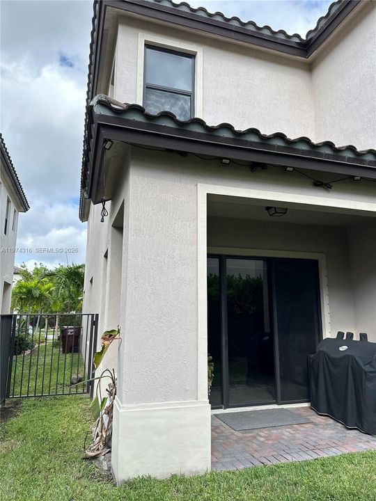 Active With Contract: $3,950 (4 beds, 3 baths, 2433 Square Feet)