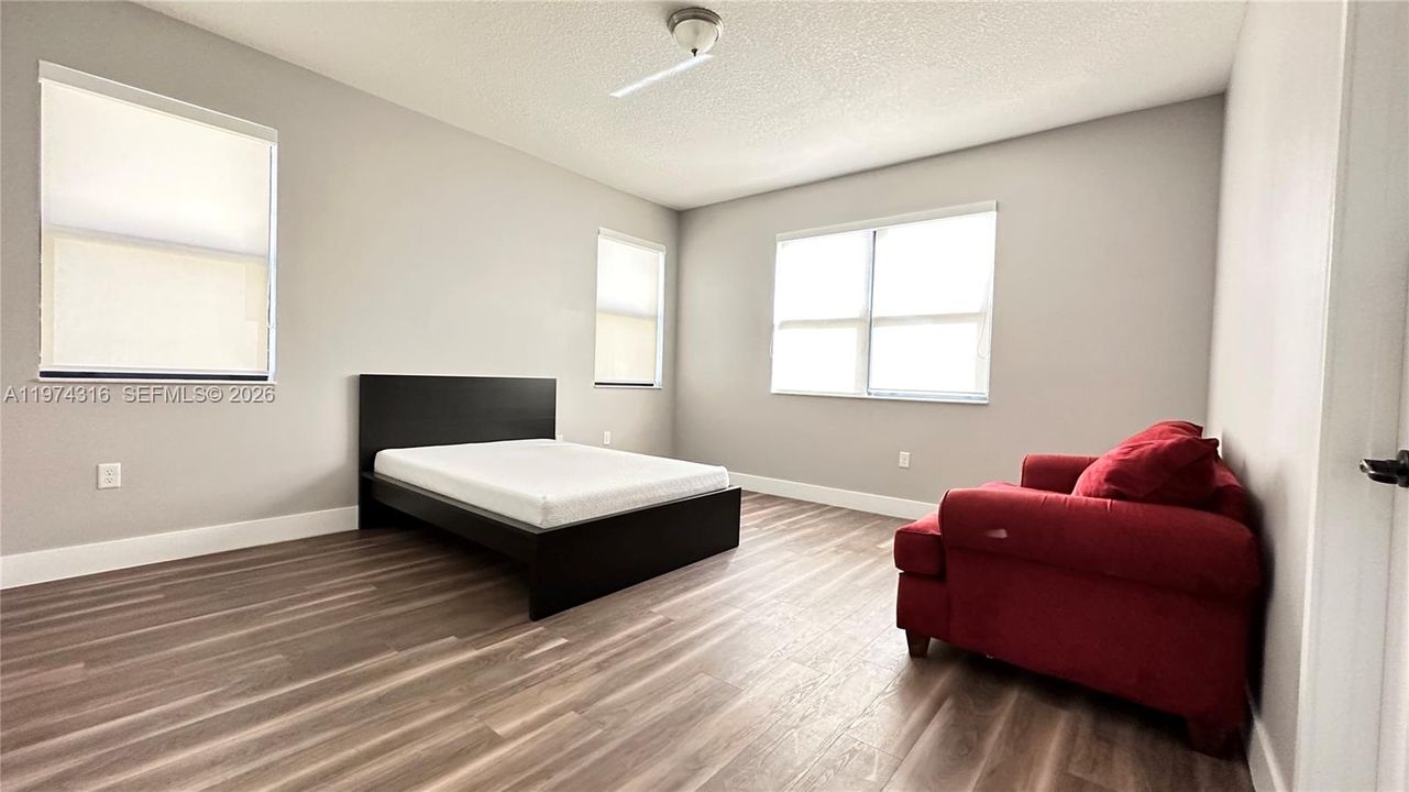 Active With Contract: $3,950 (4 beds, 3 baths, 2433 Square Feet)