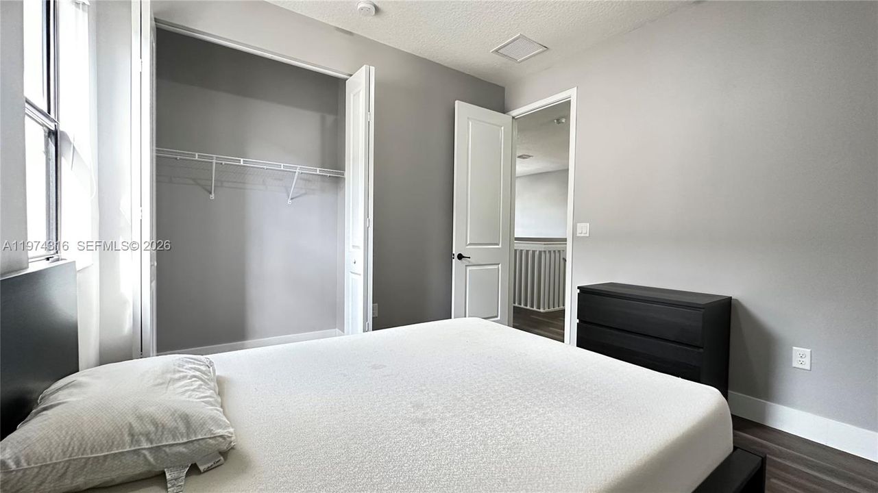Active With Contract: $3,950 (4 beds, 3 baths, 2433 Square Feet)
