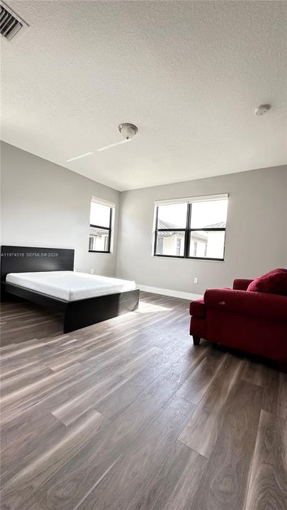 Active With Contract: $3,950 (4 beds, 3 baths, 2433 Square Feet)
