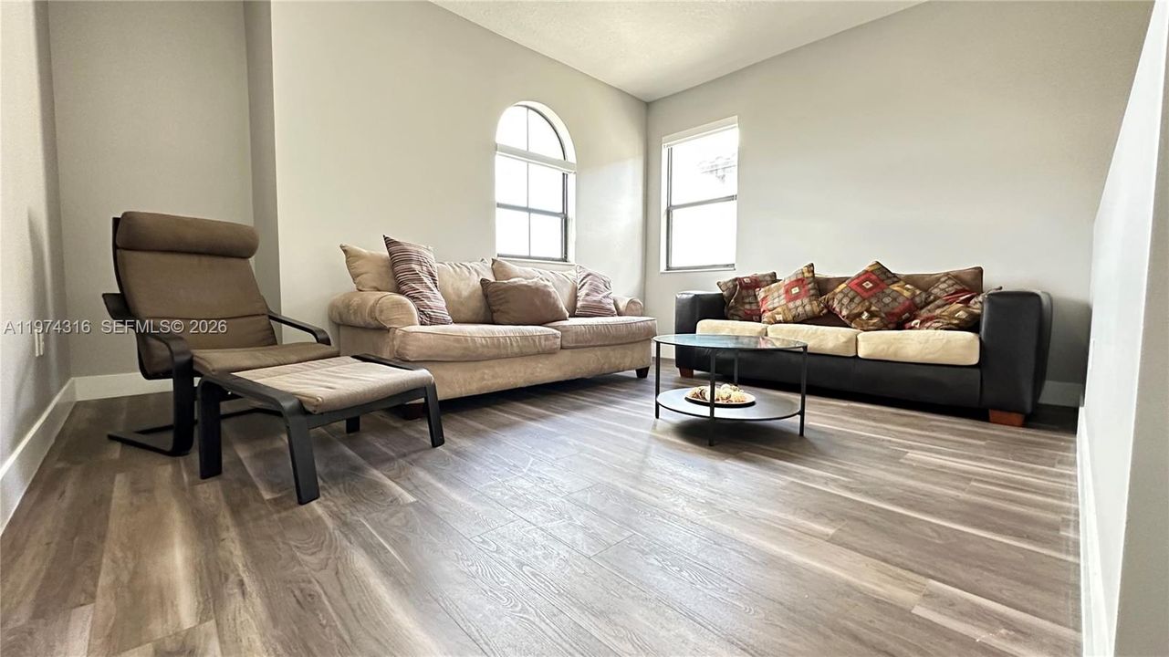 Active With Contract: $3,950 (4 beds, 3 baths, 2433 Square Feet)