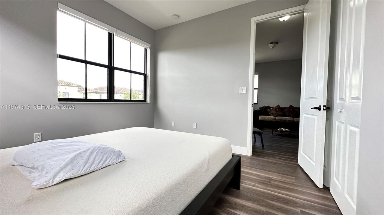 Active With Contract: $3,950 (4 beds, 3 baths, 2433 Square Feet)