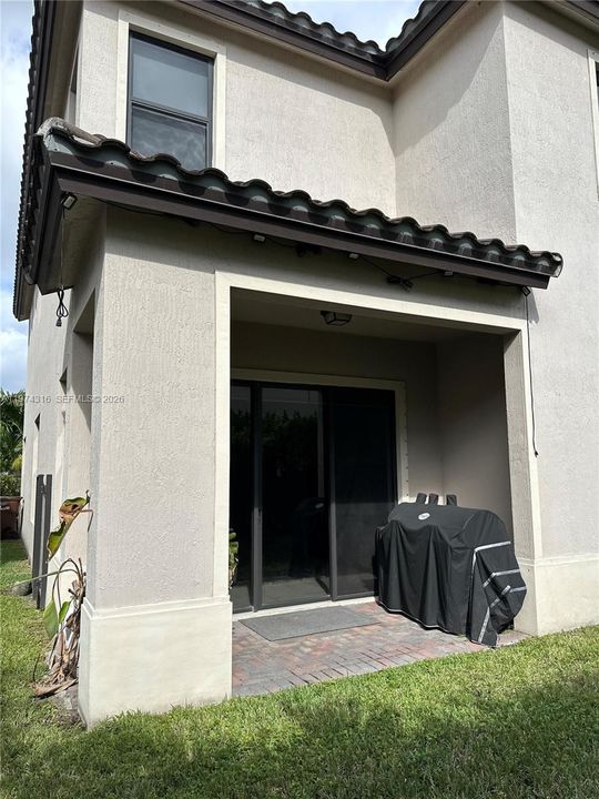 Active With Contract: $3,950 (4 beds, 3 baths, 2433 Square Feet)