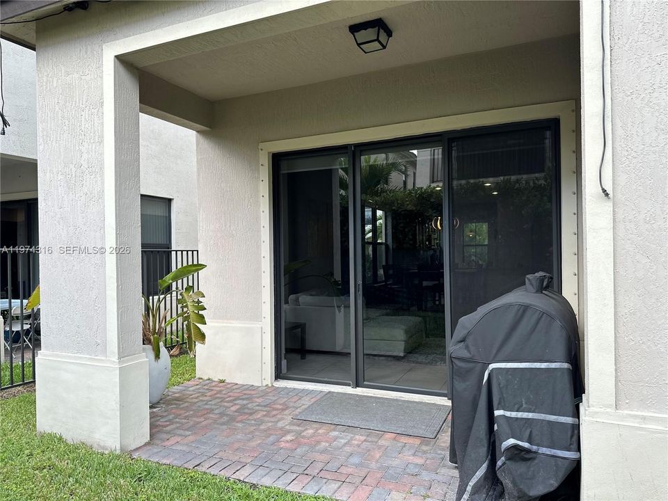 Active With Contract: $3,950 (4 beds, 3 baths, 2433 Square Feet)