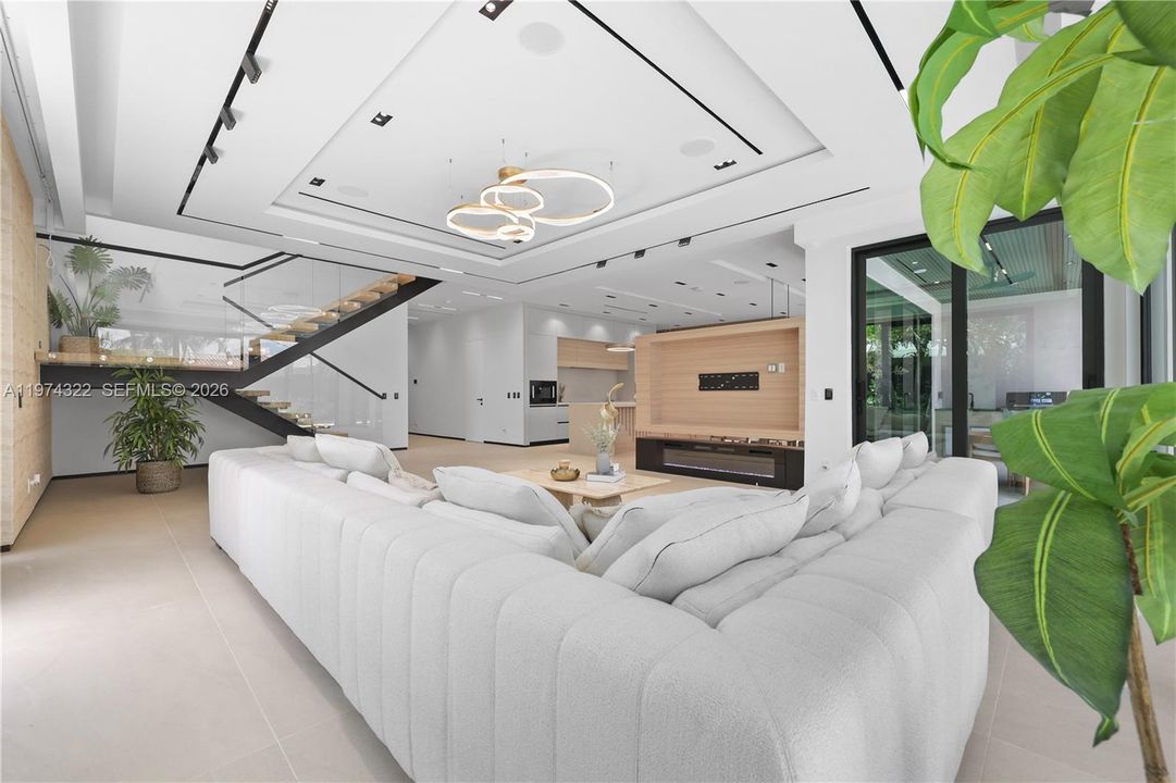 Recently Sold: $3,050,000 (4 beds, 4 baths, 3741 Square Feet)