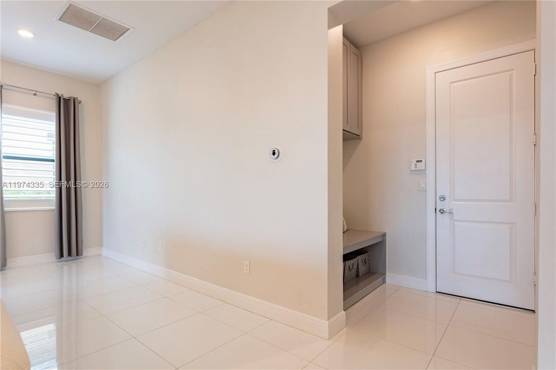Recientemente alquilado: $8,000 (5 camas, 3 baños, 3790 Pies cuadrados)