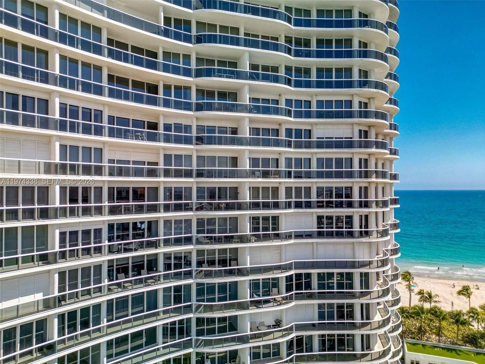 For Sale: $3,300,000 (2 beds, 2 baths, 2250 Square Feet)