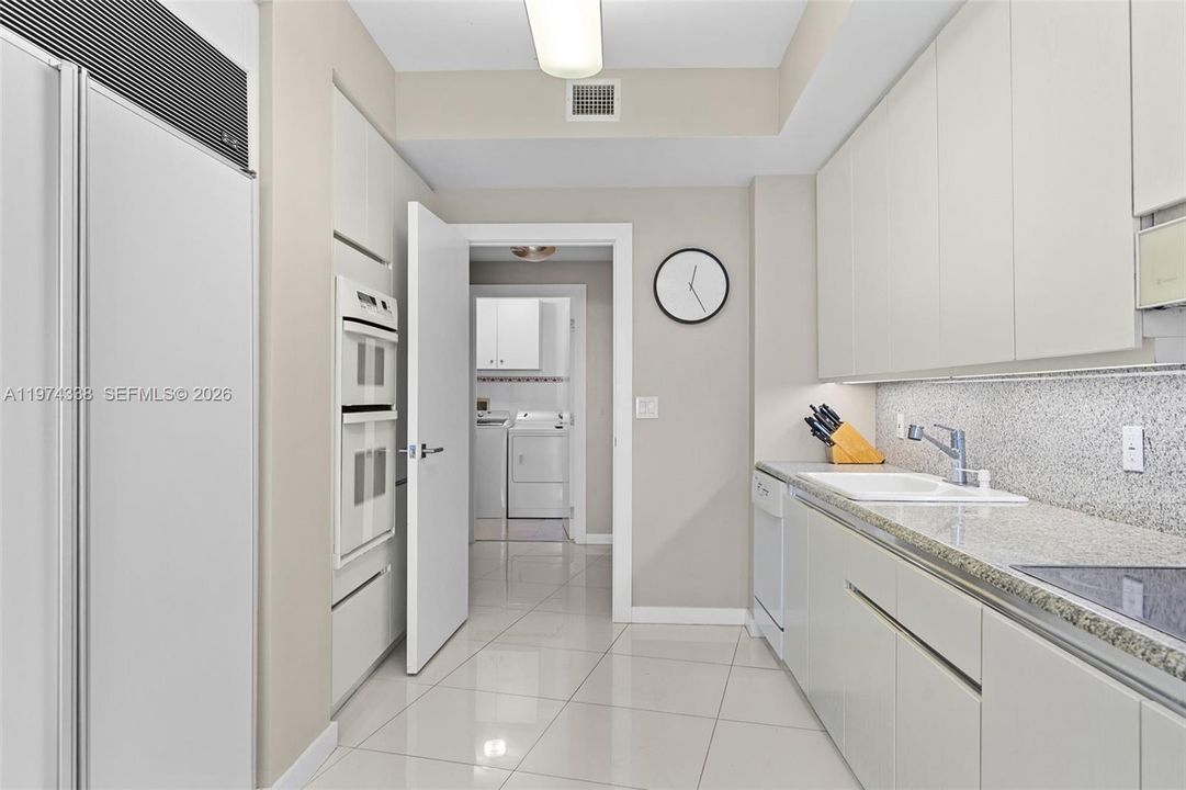 For Sale: $3,300,000 (2 beds, 2 baths, 2250 Square Feet)