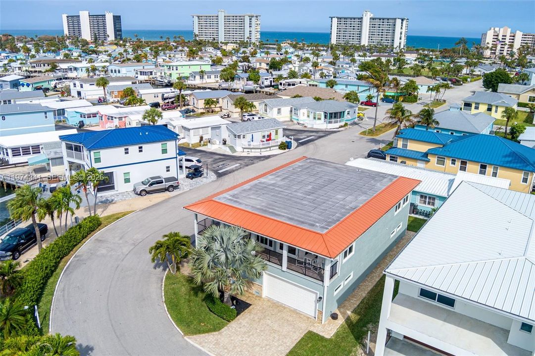 Vendido Recientemente: $970,000 (2 camas, 2 baños, 2460 Pies cuadrados)