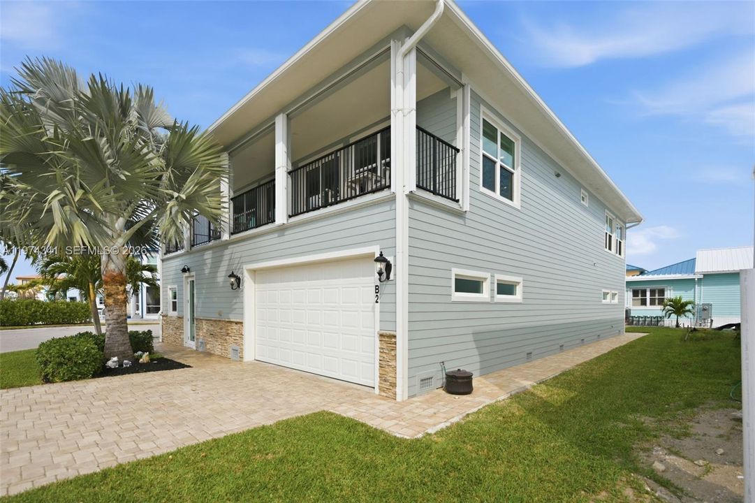 Vendido Recientemente: $970,000 (2 camas, 2 baños, 2460 Pies cuadrados)