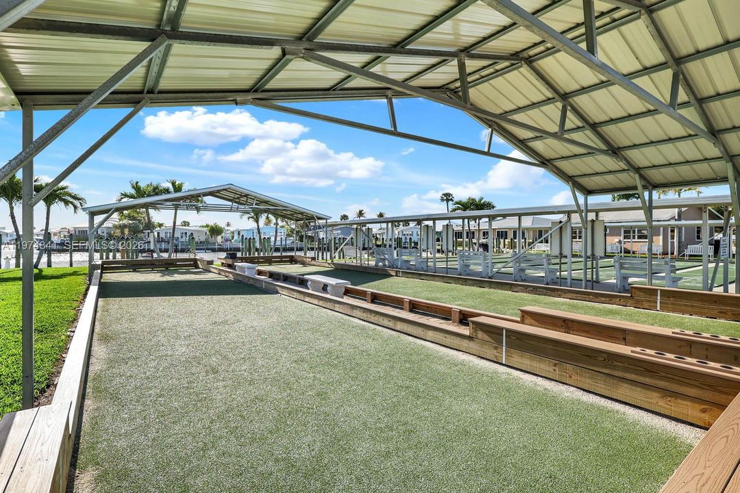 Vendido Recientemente: $970,000 (2 camas, 2 baños, 2460 Pies cuadrados)