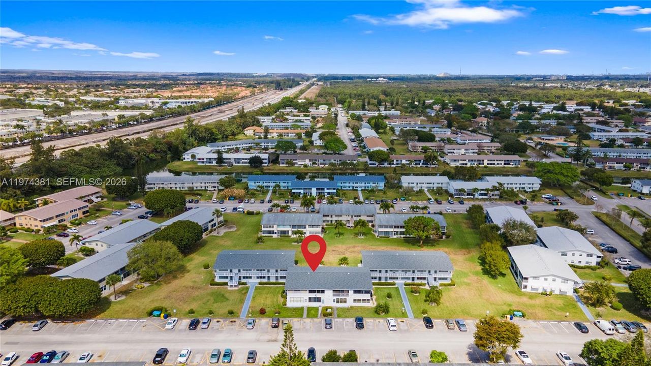 Beautifully maintained apartment in a peaceful 55+ community