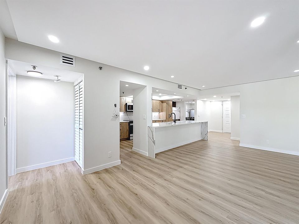 955 Egret Circle #207-29