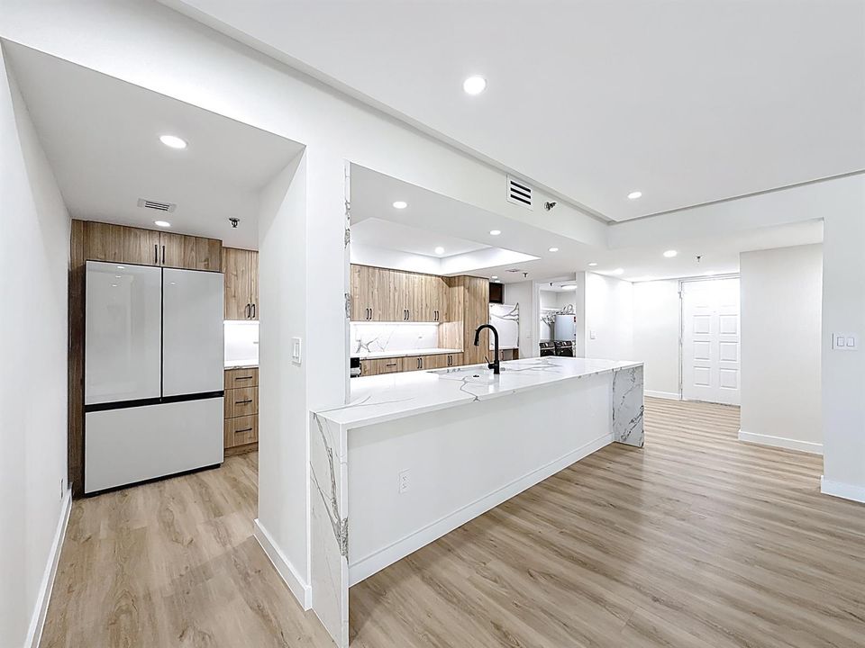 955 Egret Circle #207-28