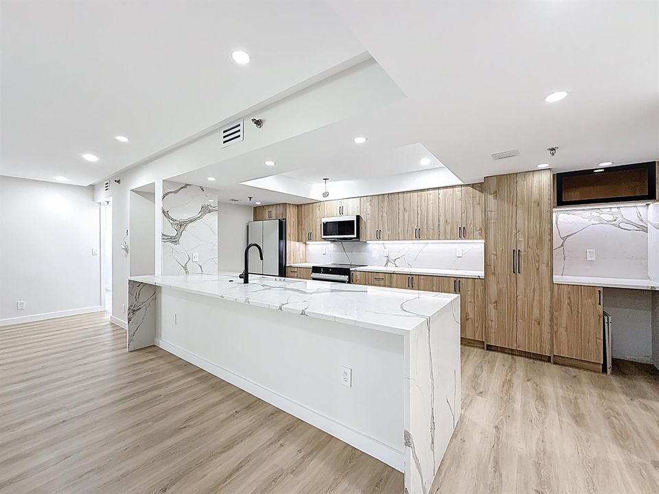 955 Egret Circle #207-19