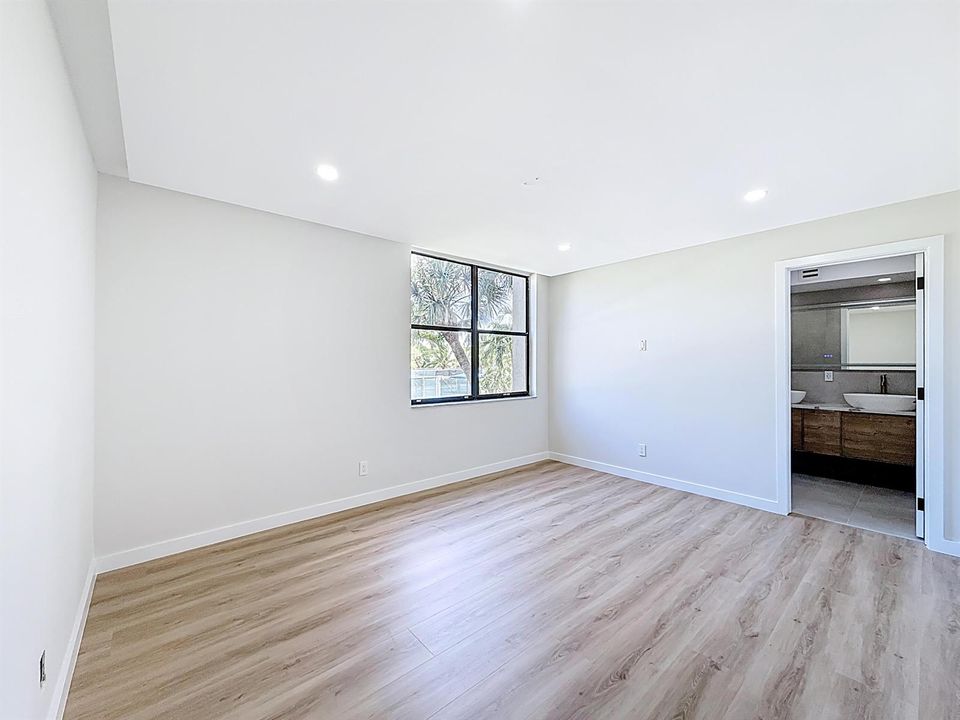 955 Egret Circle #207-42