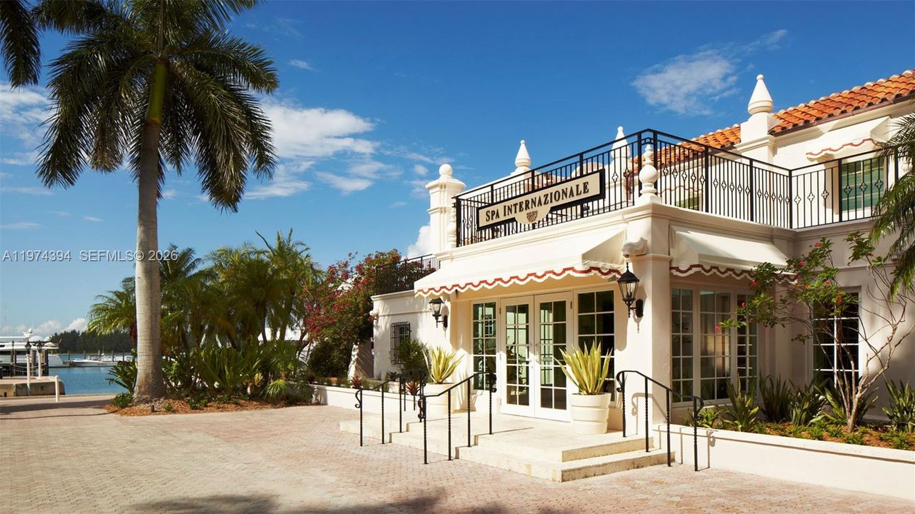 For Sale: $5,775,000 (3 beds, 3 baths, 2740 Square Feet)