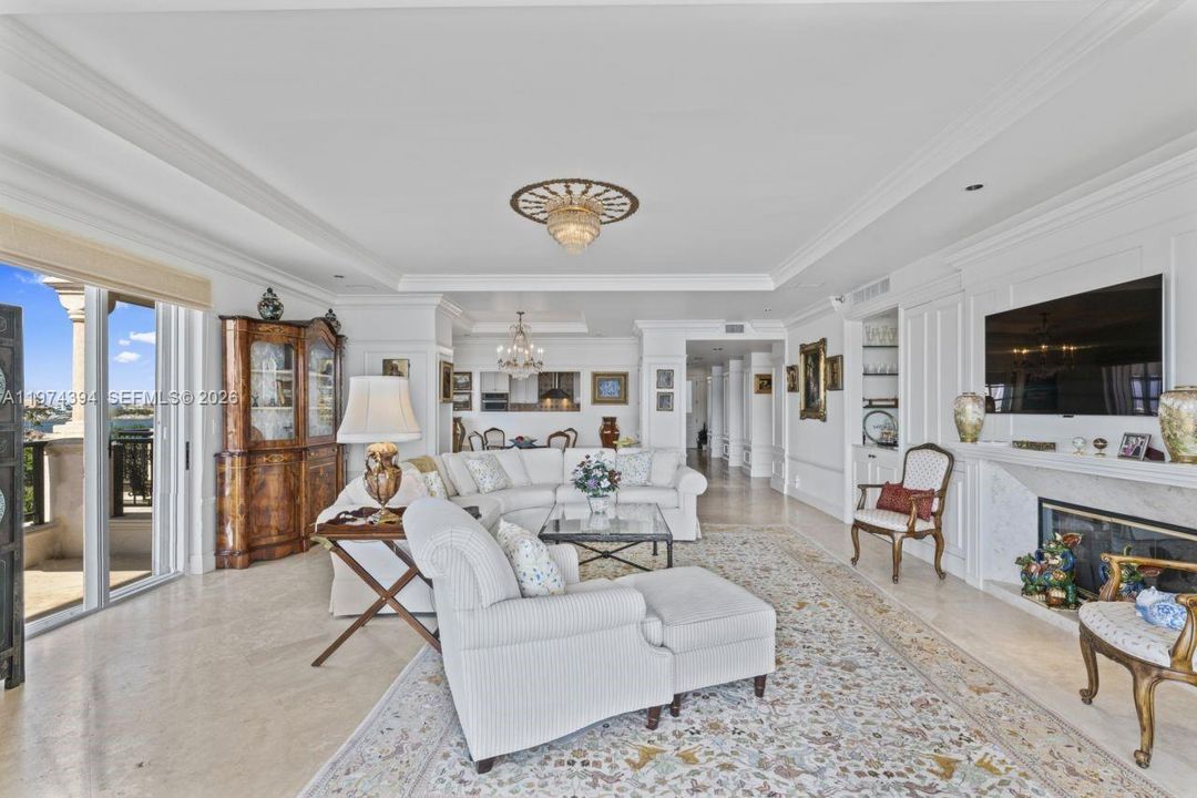 For Sale: $5,775,000 (3 beds, 3 baths, 2740 Square Feet)