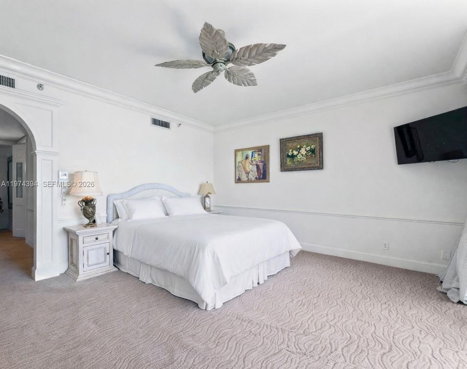 For Sale: $5,775,000 (3 beds, 3 baths, 2740 Square Feet)
