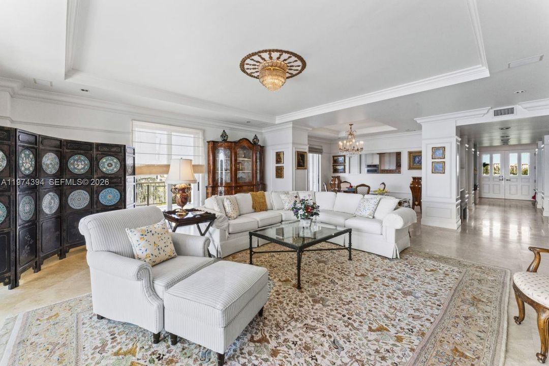 For Sale: $5,775,000 (3 beds, 3 baths, 2740 Square Feet)