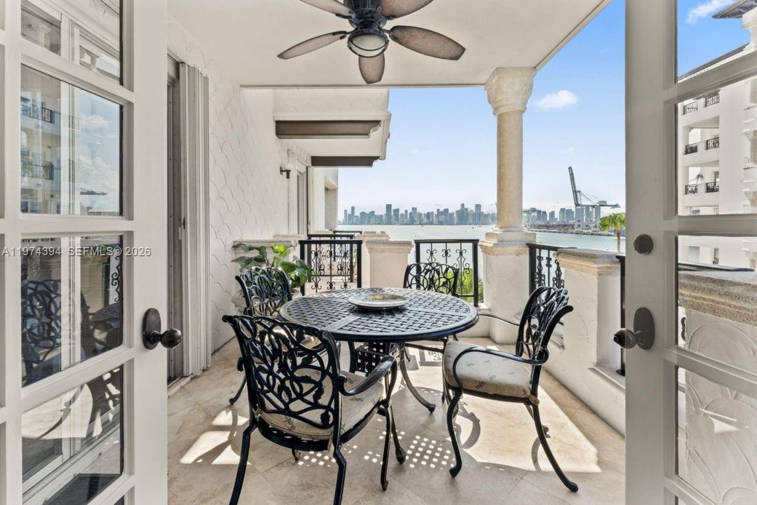For Sale: $5,775,000 (3 beds, 3 baths, 2740 Square Feet)
