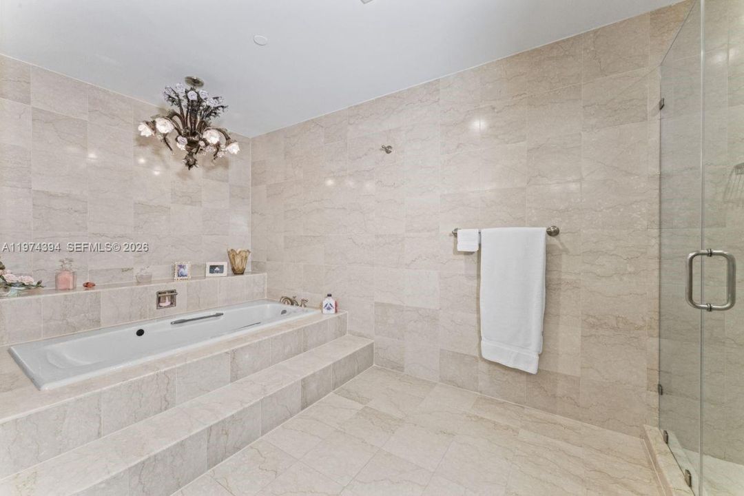 For Sale: $5,775,000 (3 beds, 3 baths, 2740 Square Feet)