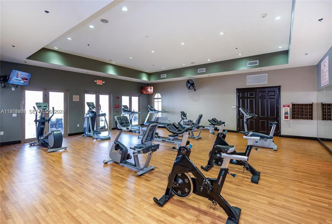 Active With Contract: $5,000 (4 beds, 3 baths, 2552 Square Feet)