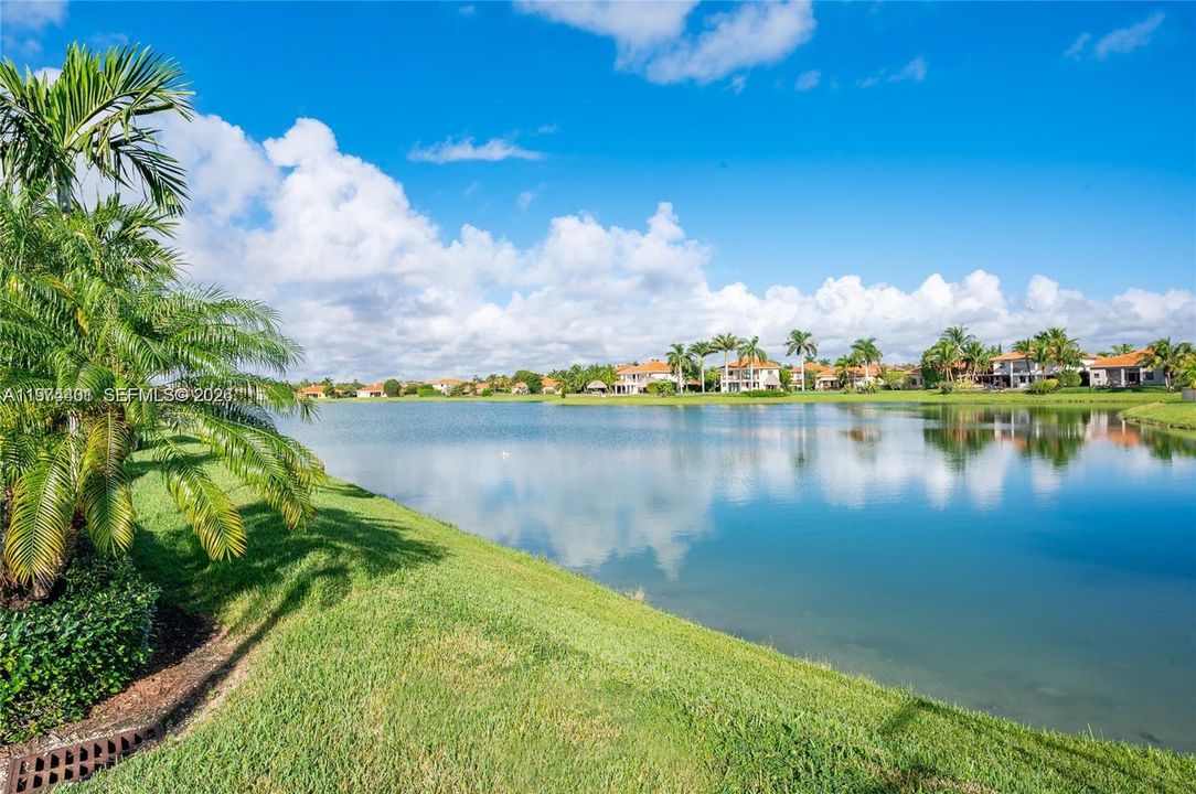 Active With Contract: $5,000 (4 beds, 3 baths, 2552 Square Feet)