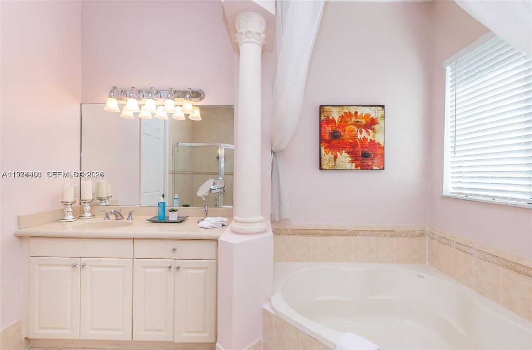 Active With Contract: $5,000 (4 beds, 3 baths, 2552 Square Feet)