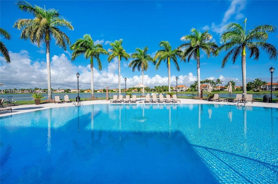Active With Contract: $5,000 (4 beds, 3 baths, 2552 Square Feet)