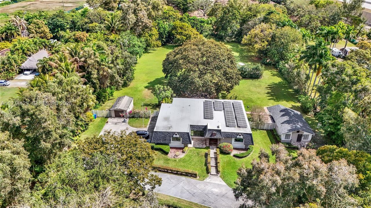 Recently Sold: $1,800,000 (4 beds, 3 baths, 3319 Square Feet)