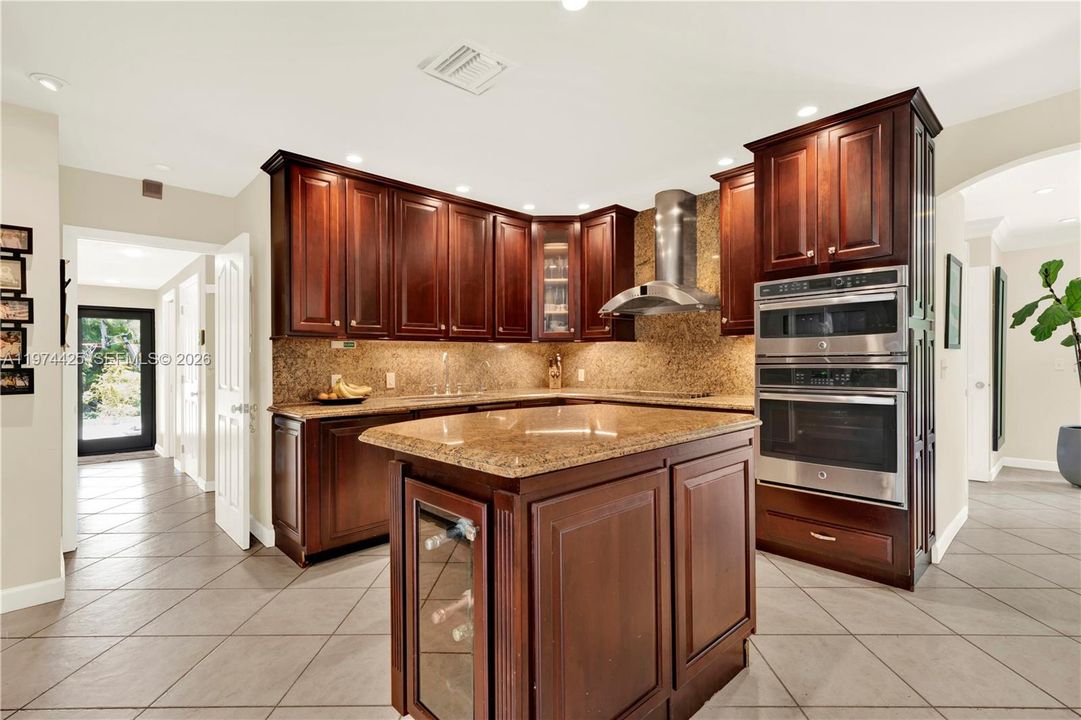 Recently Sold: $1,800,000 (4 beds, 3 baths, 3319 Square Feet)