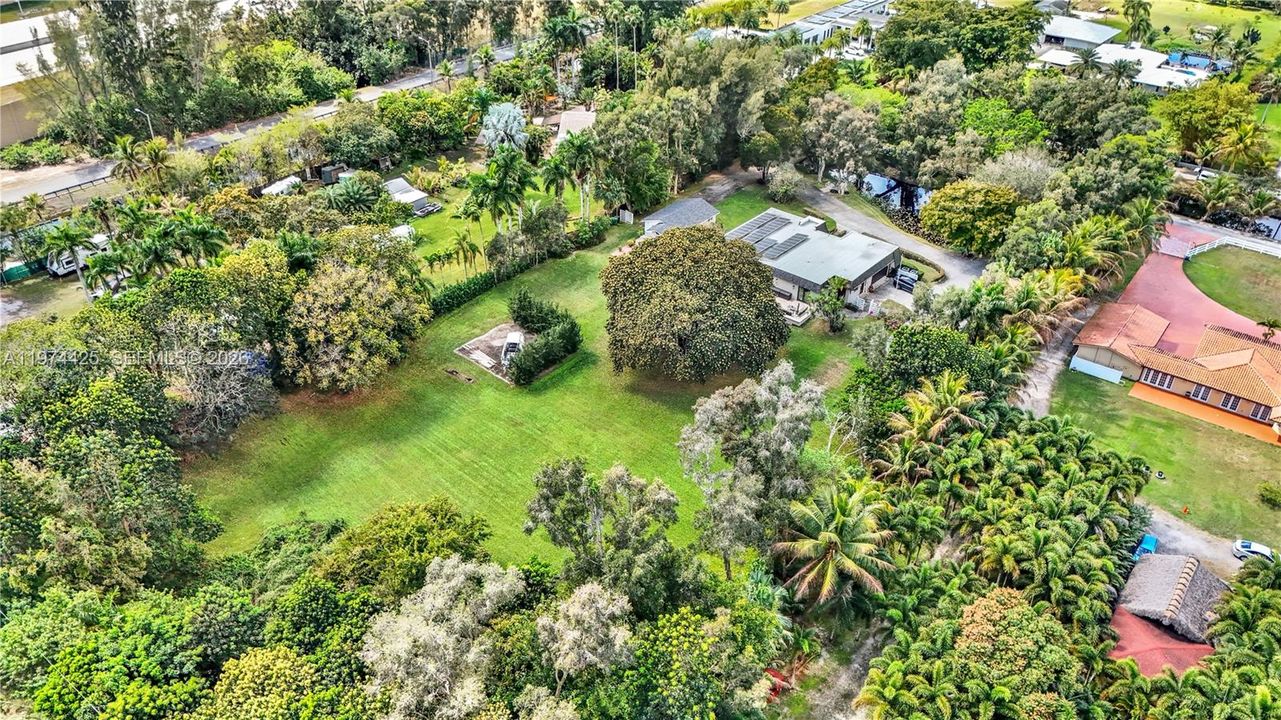 Recently Sold: $1,800,000 (4 beds, 3 baths, 3319 Square Feet)